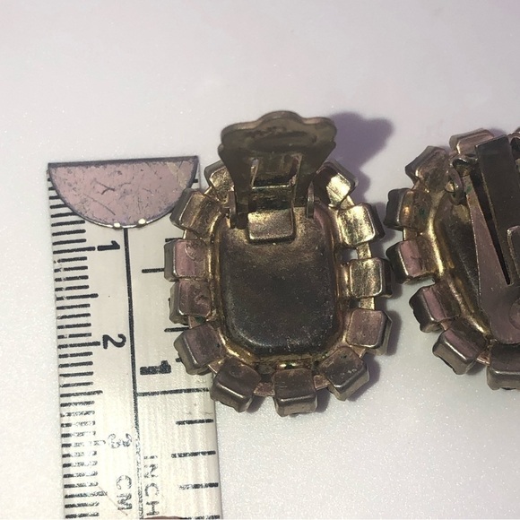 VTG Purple Rhinestone Emerald Cut Centre Clip On Earrigs Unmarked 1.1” - Picture 4 of 4